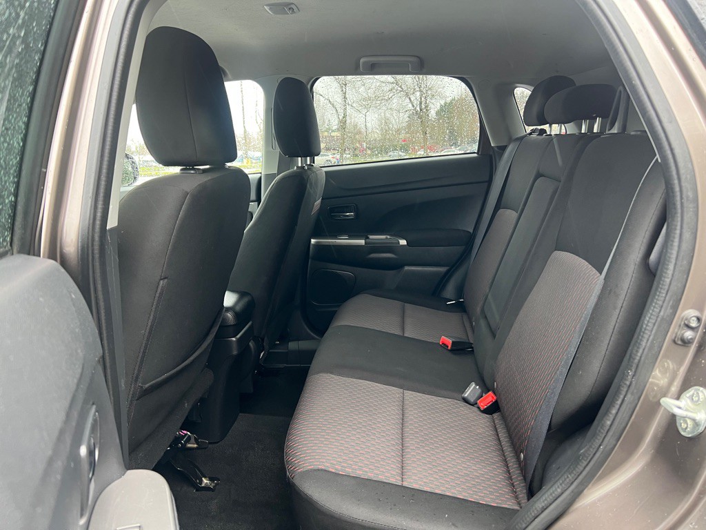 2018 Mitsubishi Outlander Image 15