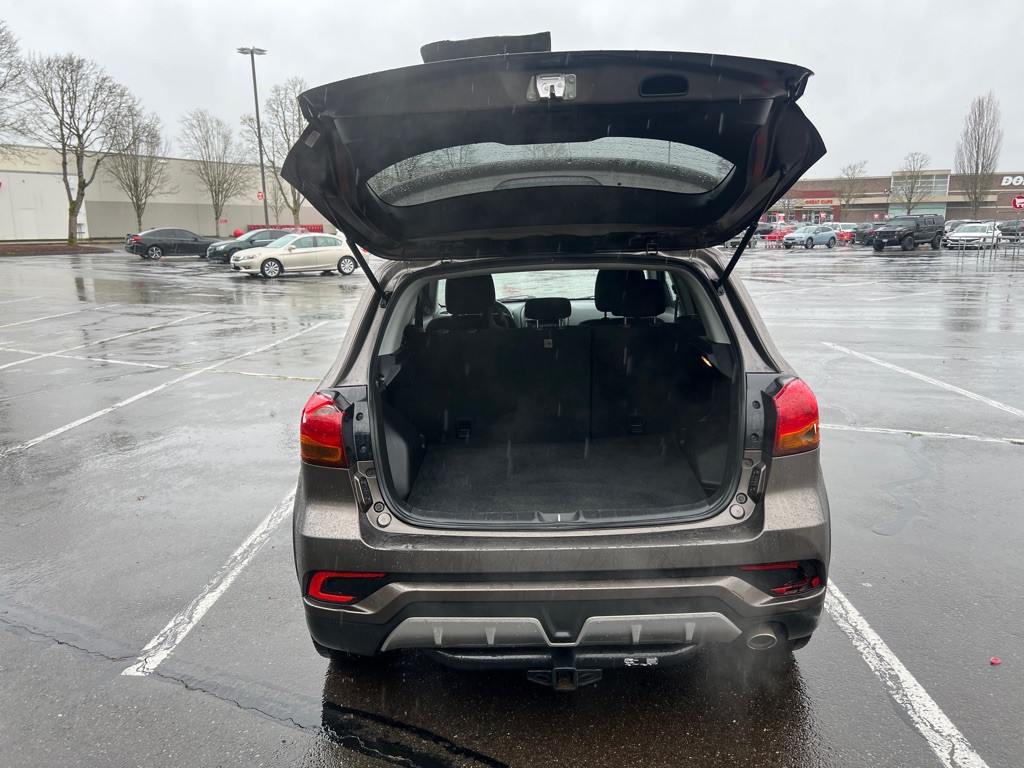 2018 Mitsubishi Outlander Image 16