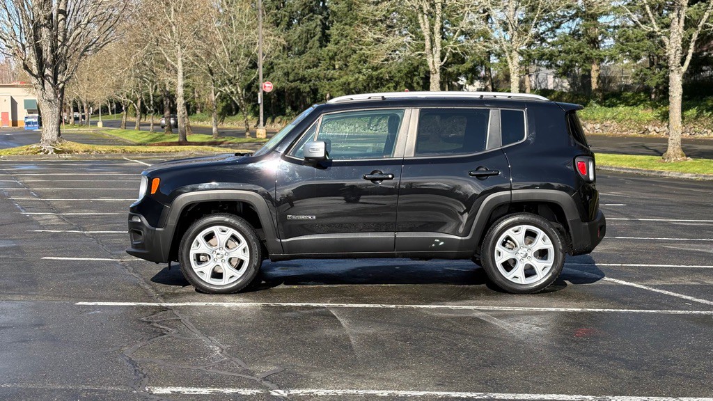 2015 Jeep Renegade Image 2