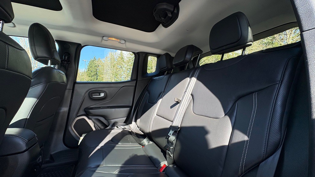 2015 Jeep Renegade Image 15