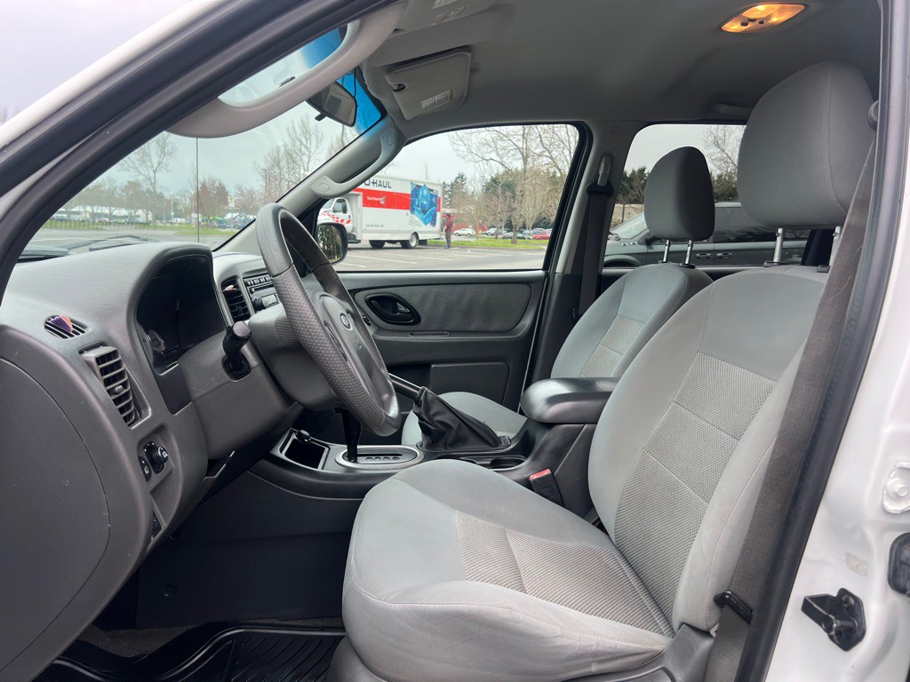 2006 Ford Escape Image 9