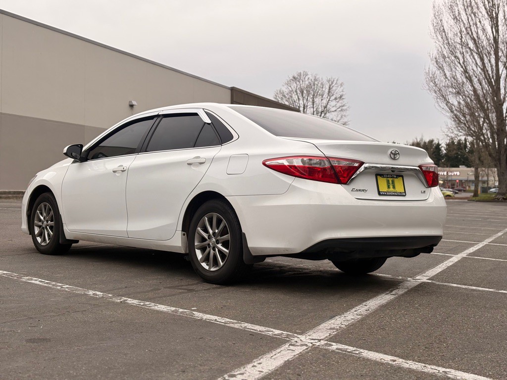2016 Toyota Camry Image 3