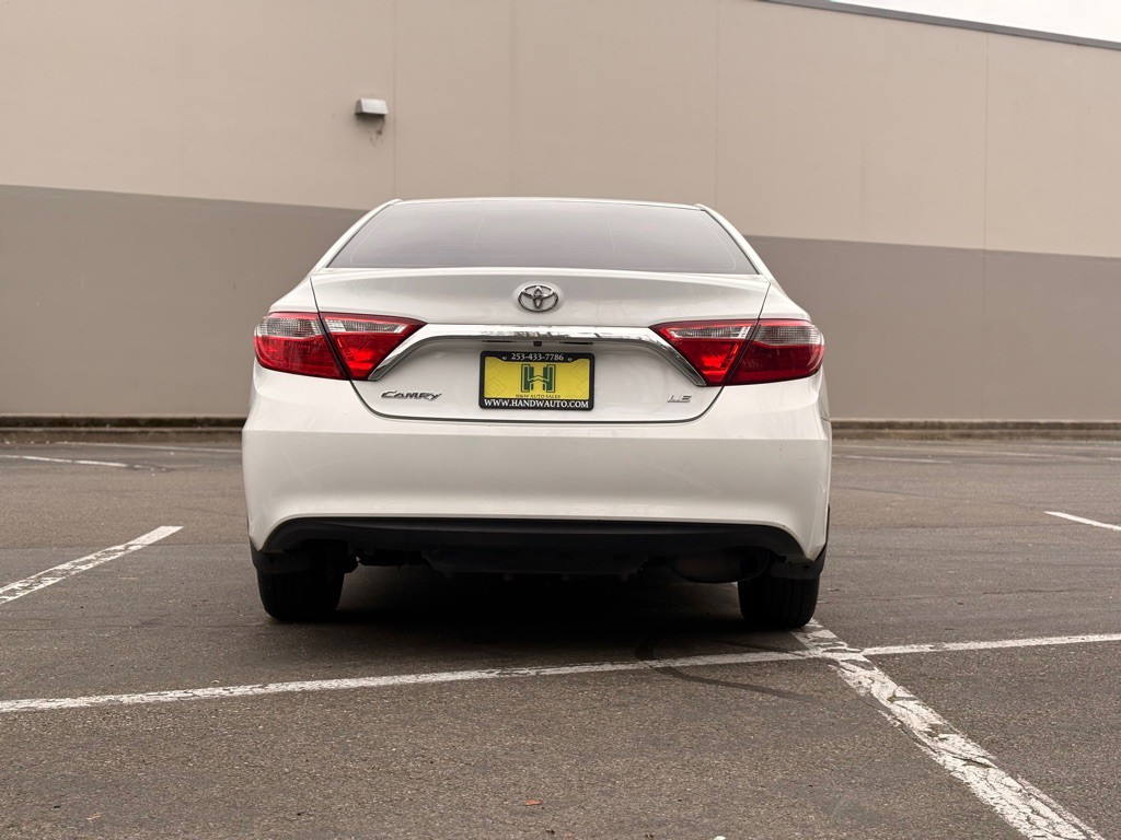 2016 Toyota Camry Image 4
