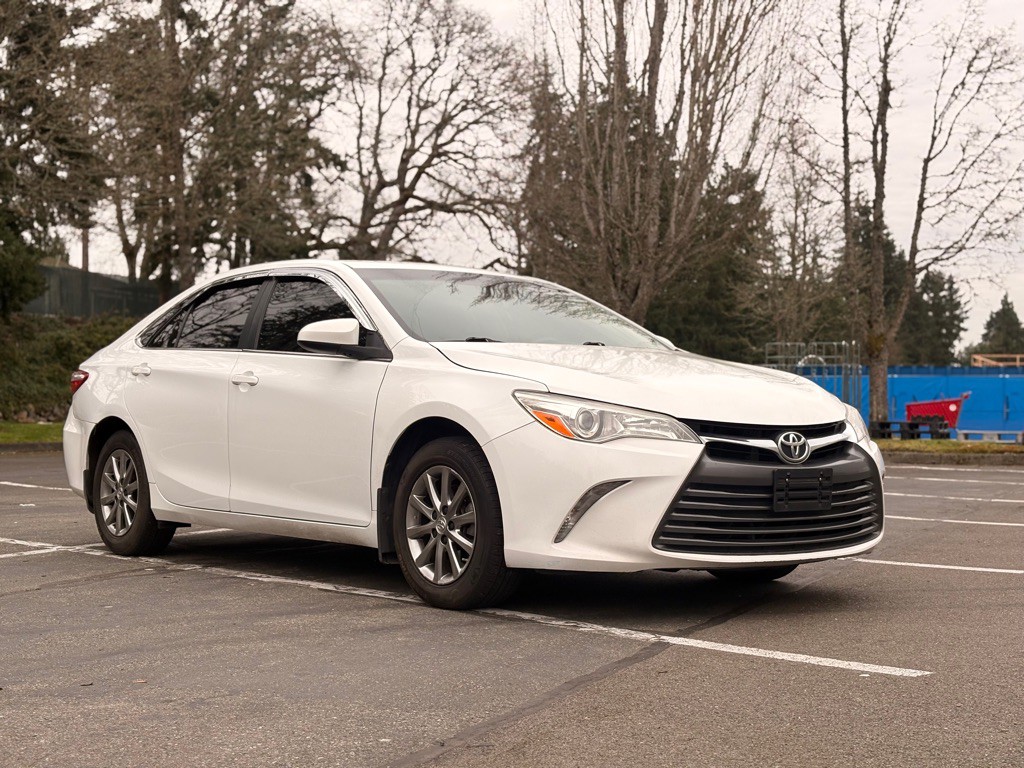 2016 Toyota Camry Image 7