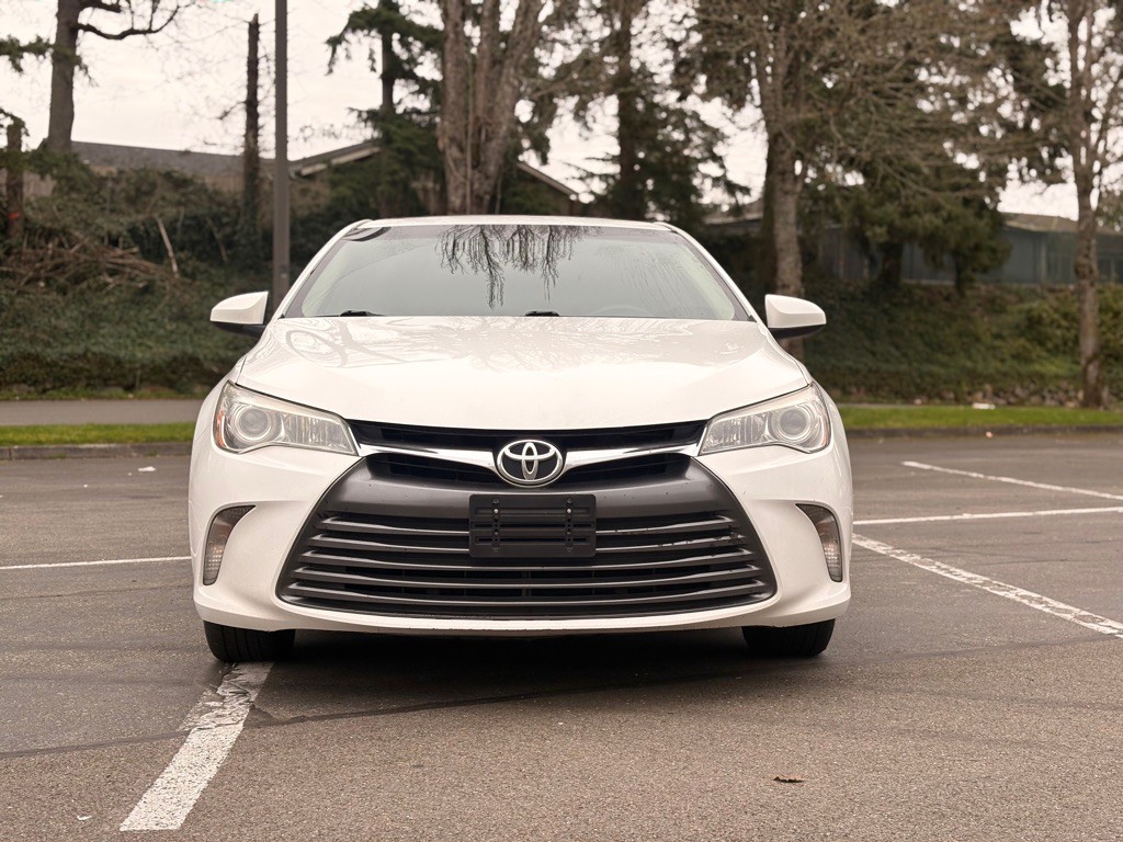2016 Toyota Camry Image 8