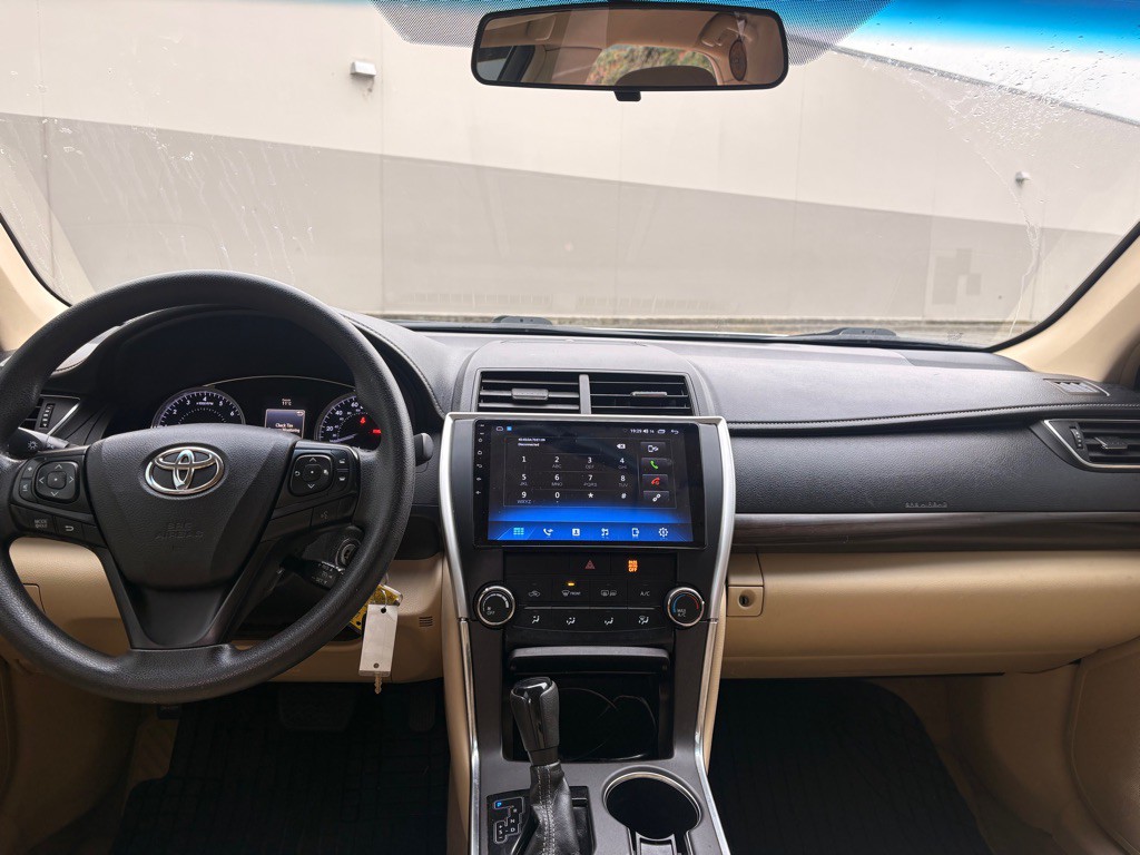 2016 Toyota Camry Image 11
