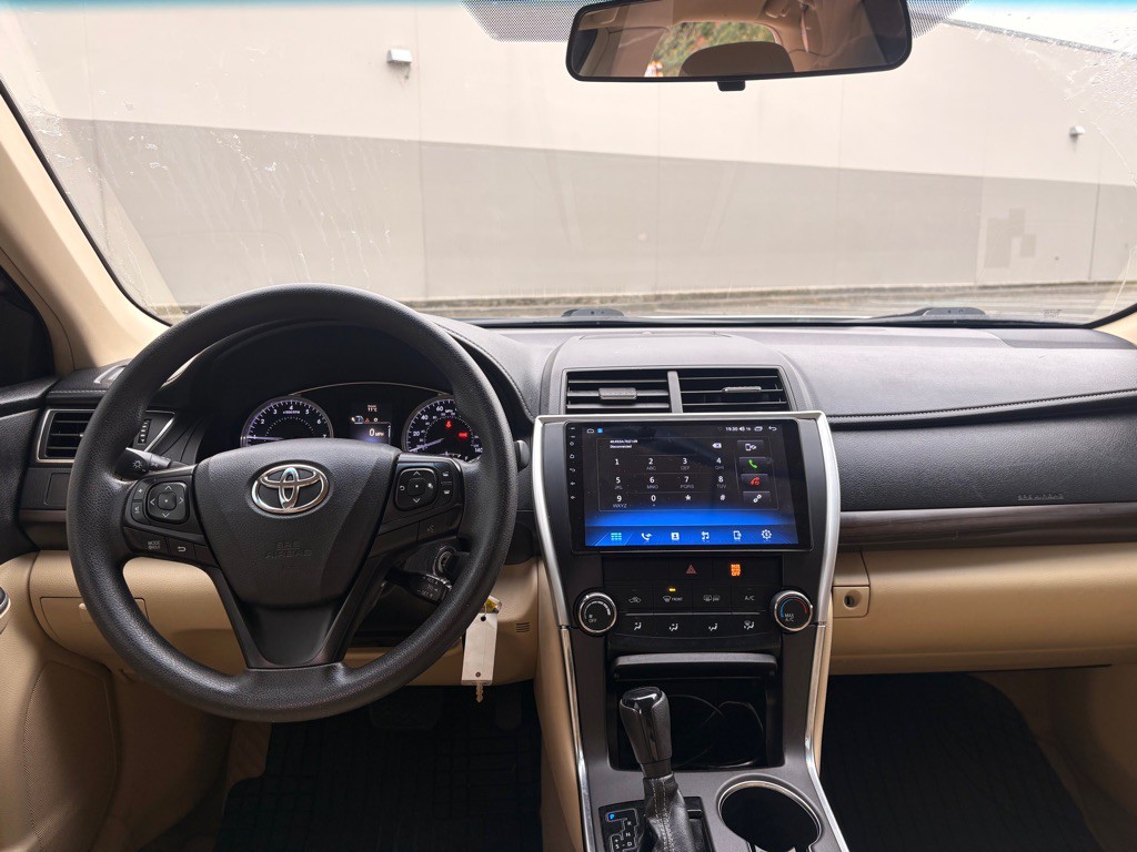2016 Toyota Camry Image 12