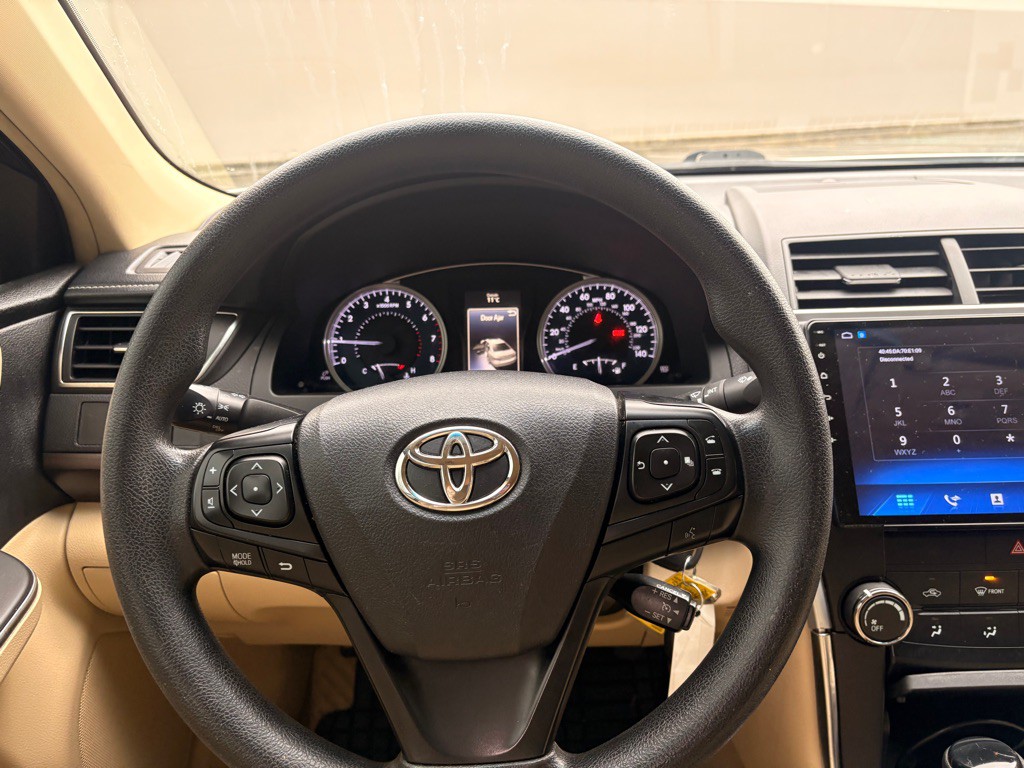 2016 Toyota Camry Image 13