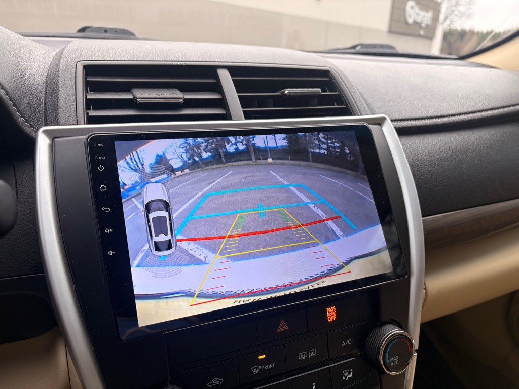 2016 Toyota Camry Image 15