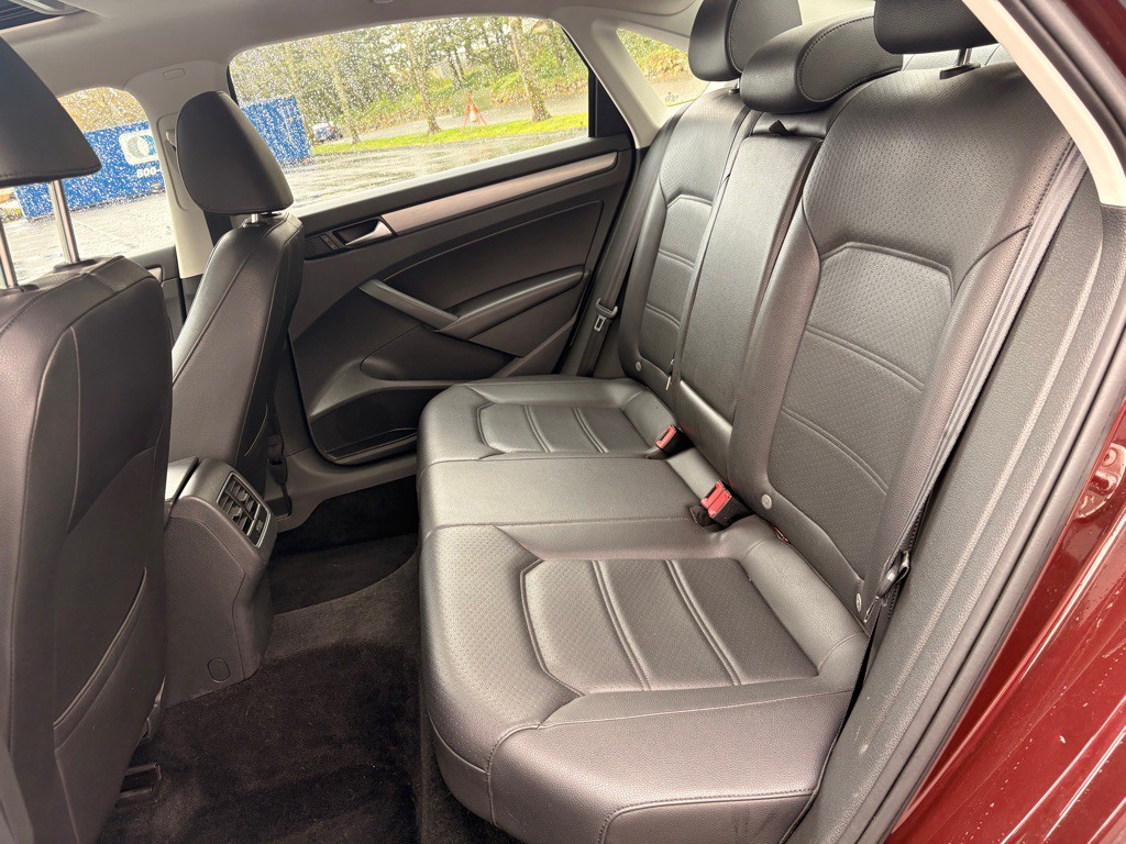 2014 Volkswagen Passat Image 15