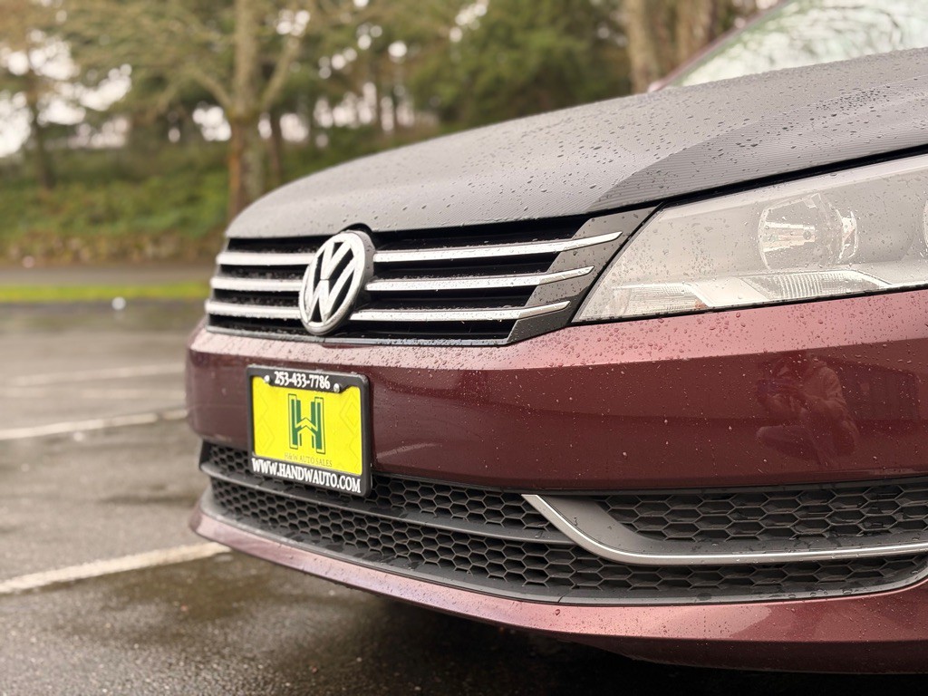 2014 Volkswagen Passat Image 17