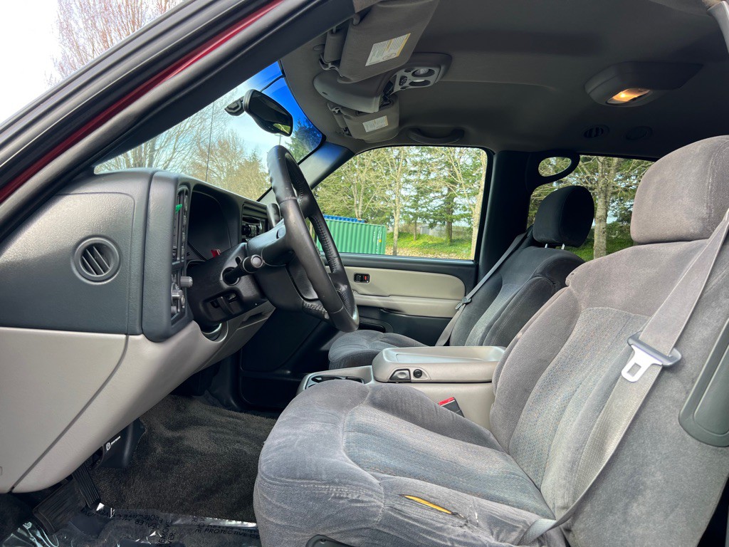 2002 Chevrolet Tahoe Image 9
