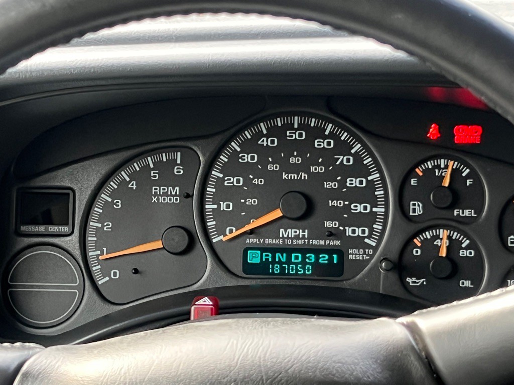2002 Chevrolet Tahoe Image 13