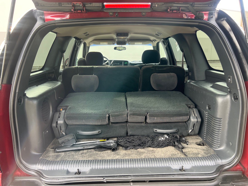 2002 Chevrolet Tahoe Image 16