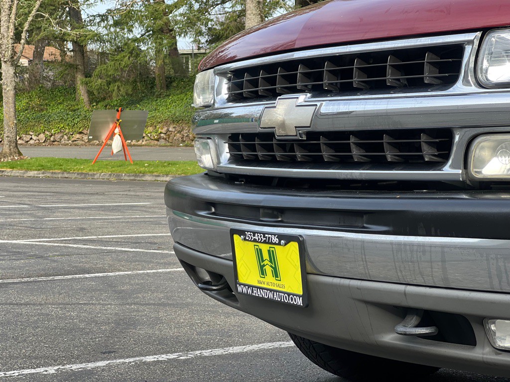 2002 Chevrolet Tahoe Image 18