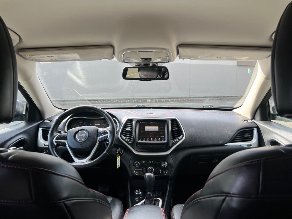 2015 Jeep Cherokee Image 11