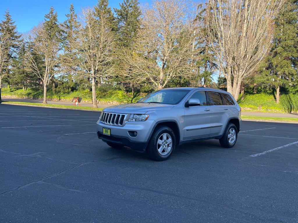2011 Jeep Grand Cherokee Image 1
