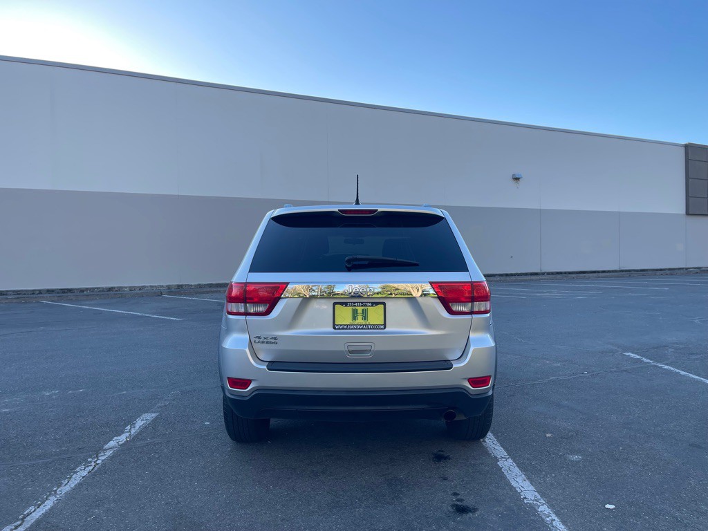 2011 Jeep Grand Cherokee Image 4