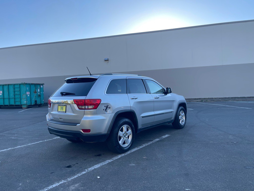 2011 Jeep Grand Cherokee Image 5