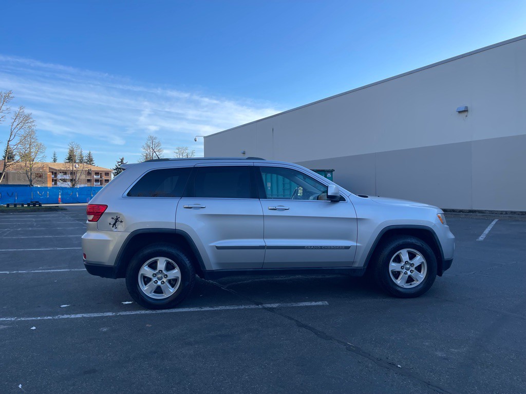 2011 Jeep Grand Cherokee Image 6