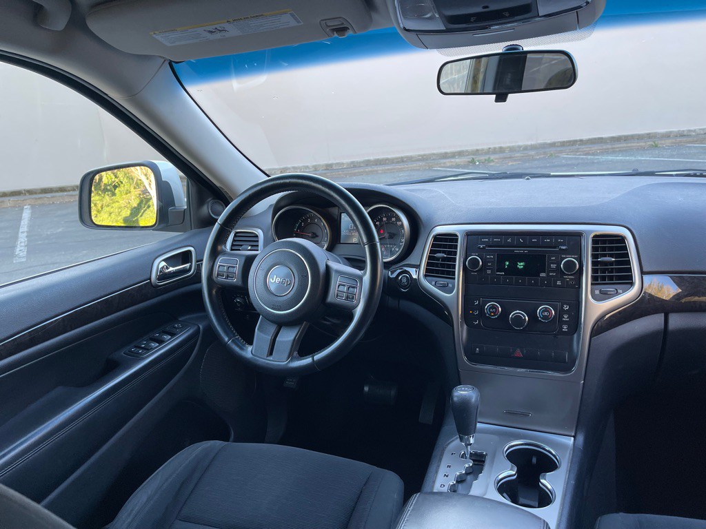 2011 Jeep Grand Cherokee Image 9