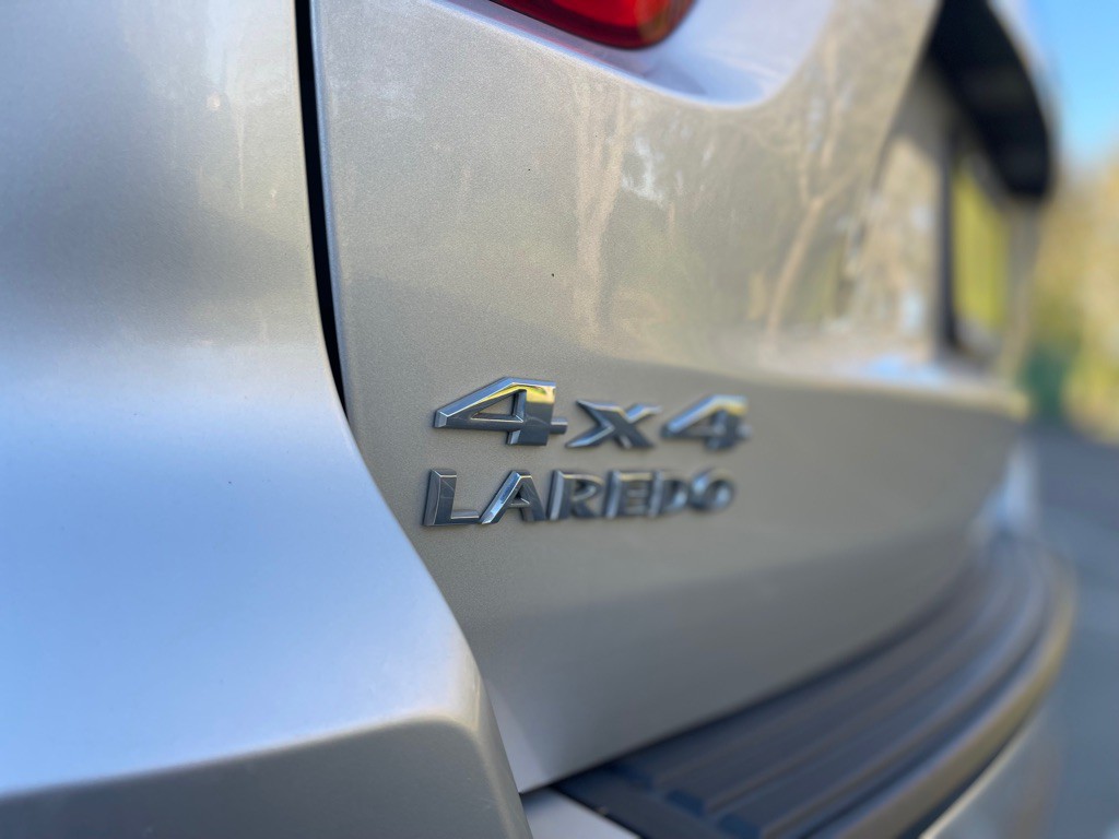 2011 Jeep Grand Cherokee Image 15