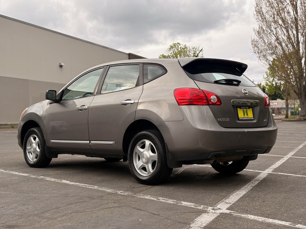 2011 Nissan Rogue Image 2