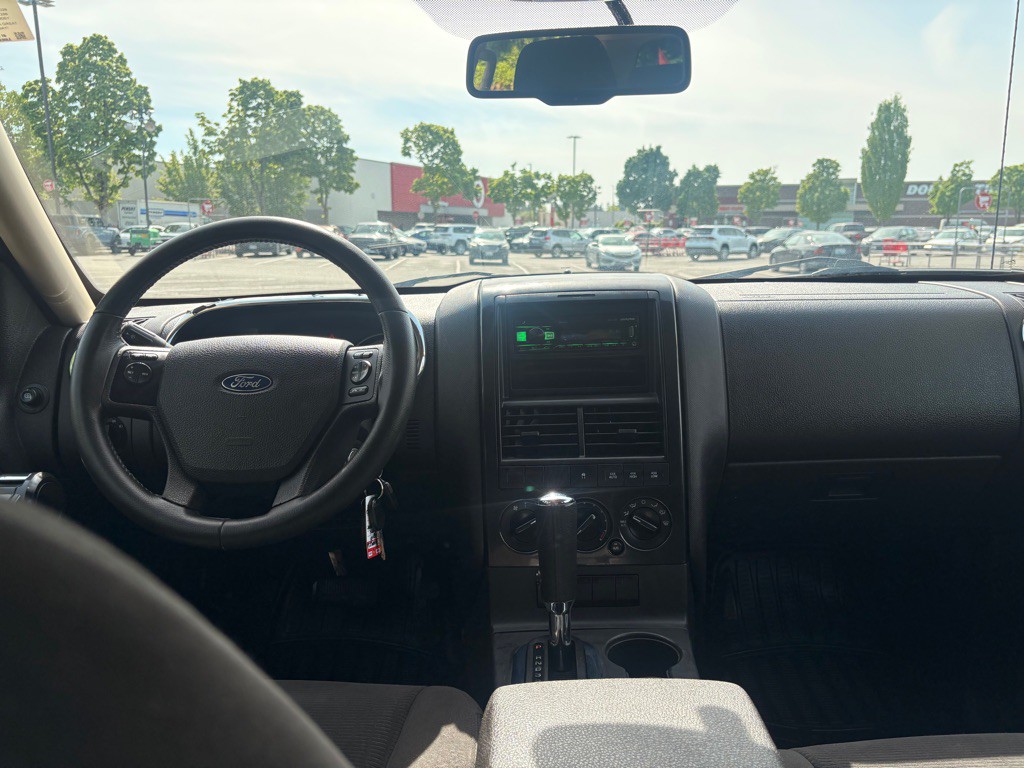 2010 Ford Explorer Image 13