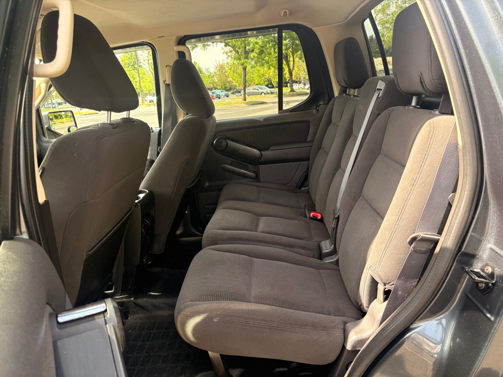 2010 Ford Explorer Image 16