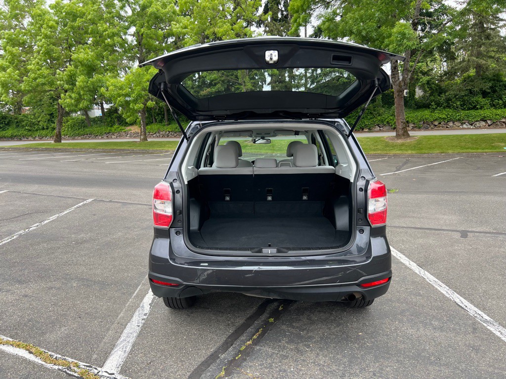 2014 Subaru Forester Image 14