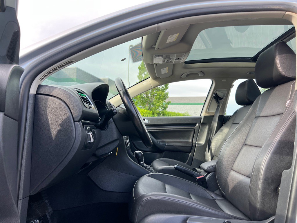 2012 Volkswagen Jetta Image 9