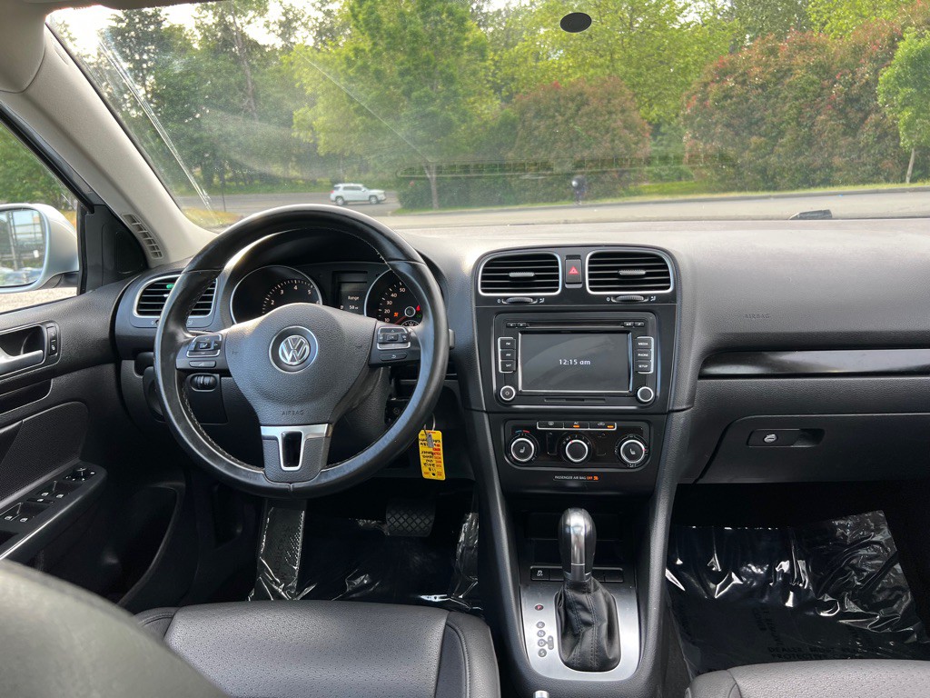 2012 Volkswagen Jetta Image 12