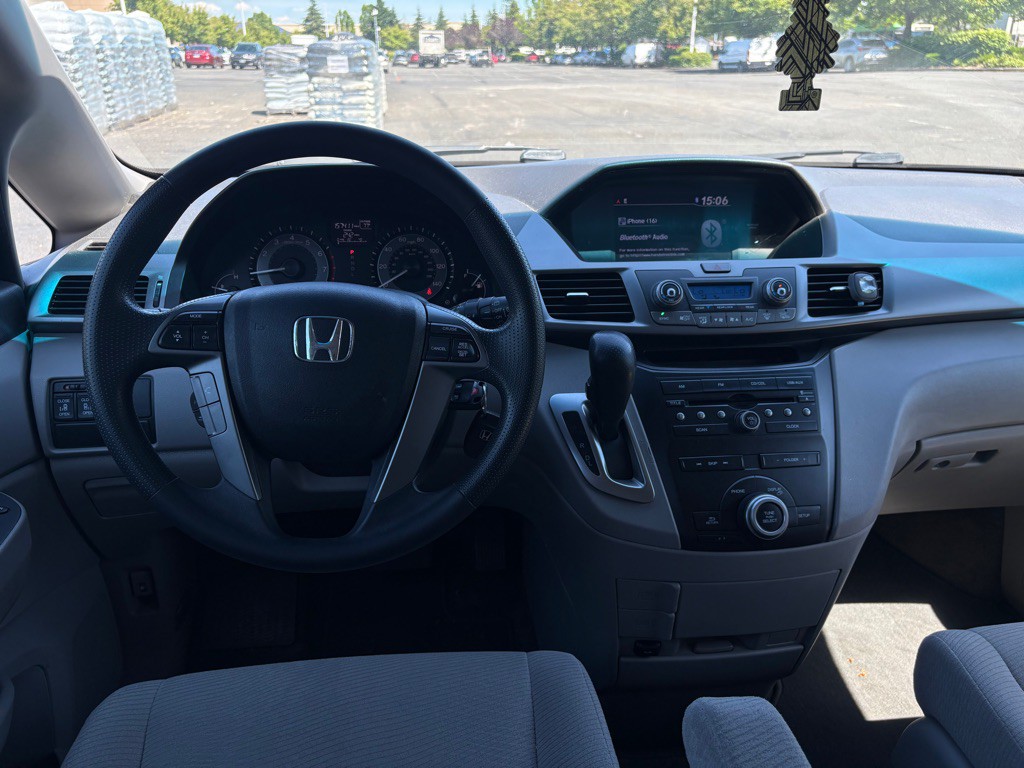 2012 Honda Odyssey Image 10