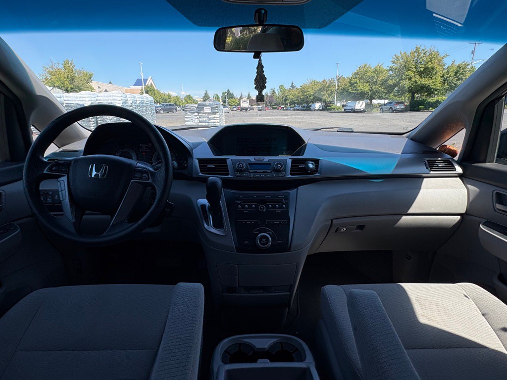2012 Honda Odyssey Image 13