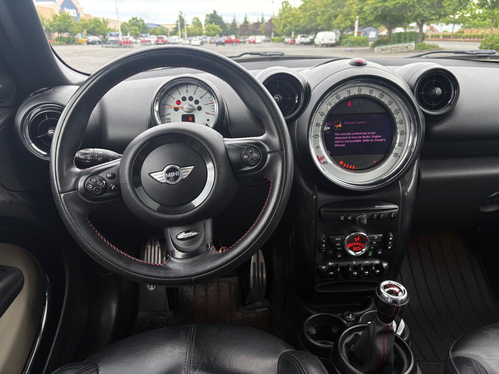 2014 MINI Cooper Image 11