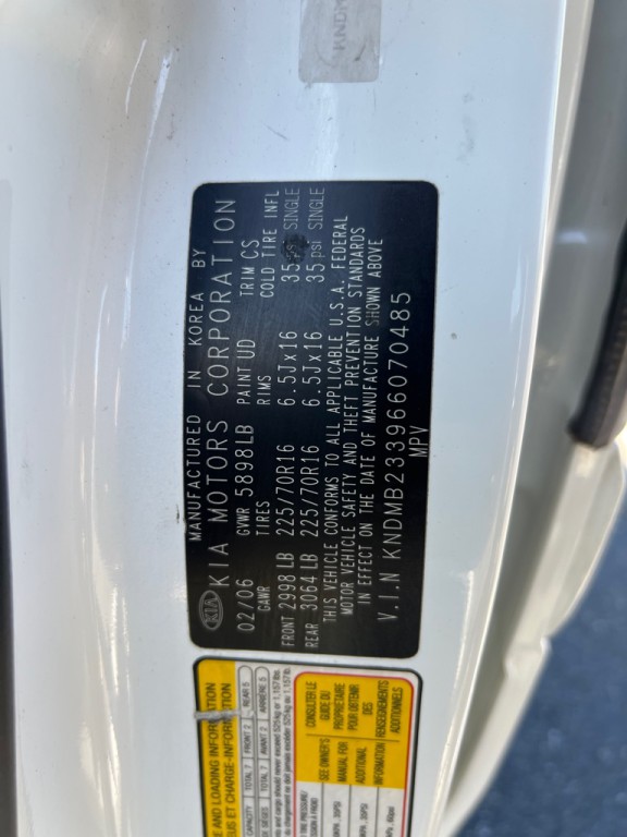 2006 Kia Sedona Image 16