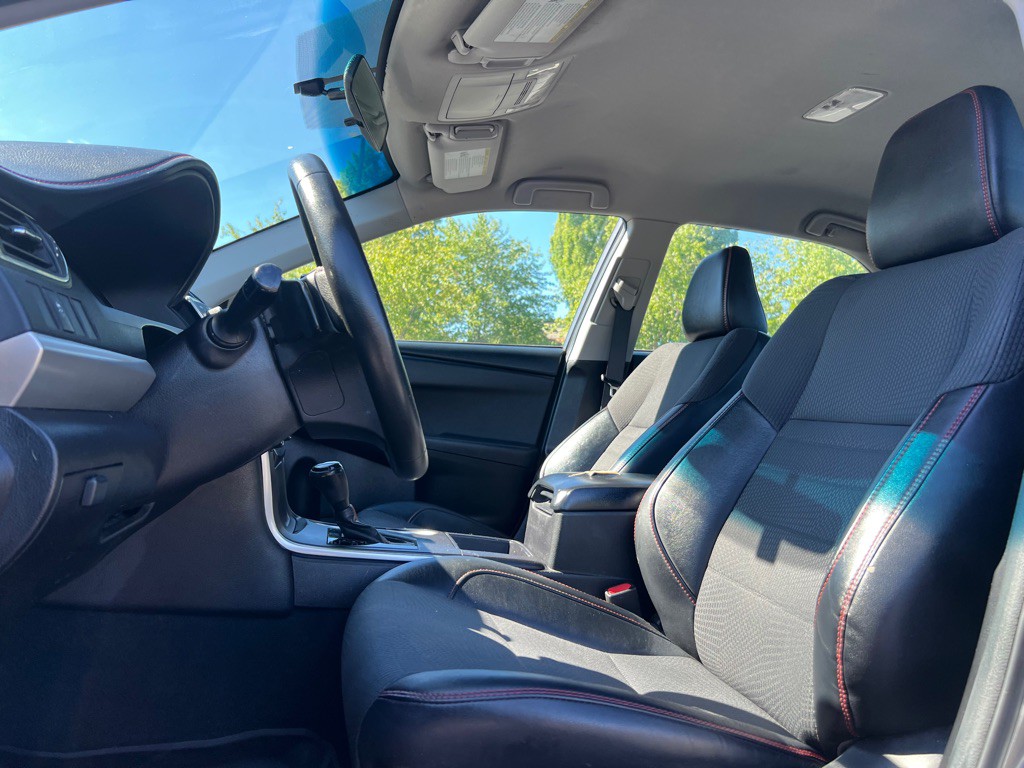2017 Toyota Camry Image 9
