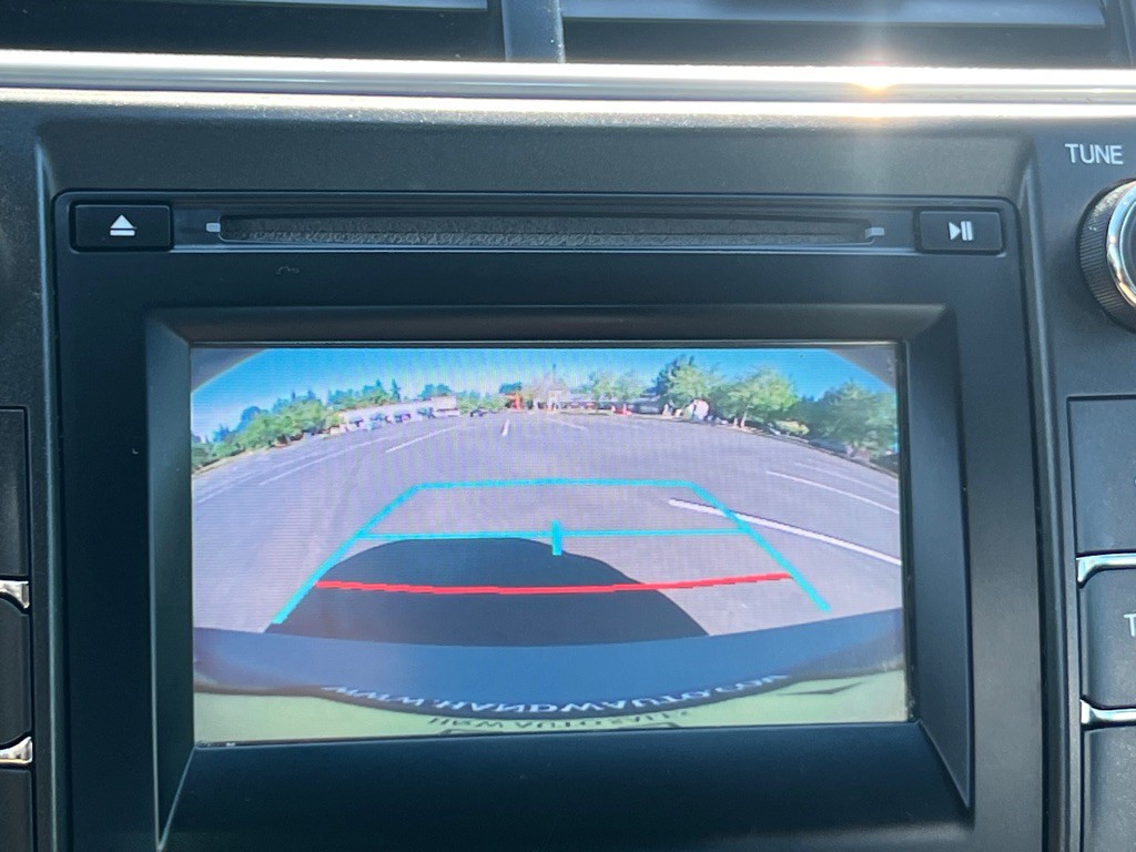 2017 Toyota Camry Image 14