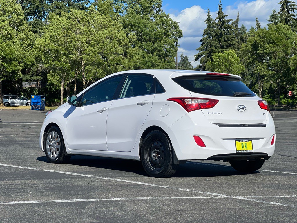 2016 Hyundai Elantra Image 3