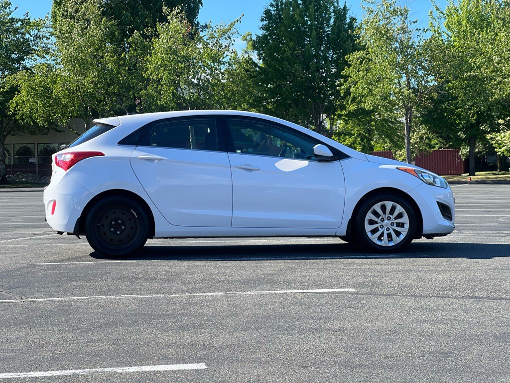 2016 Hyundai Elantra Image 7