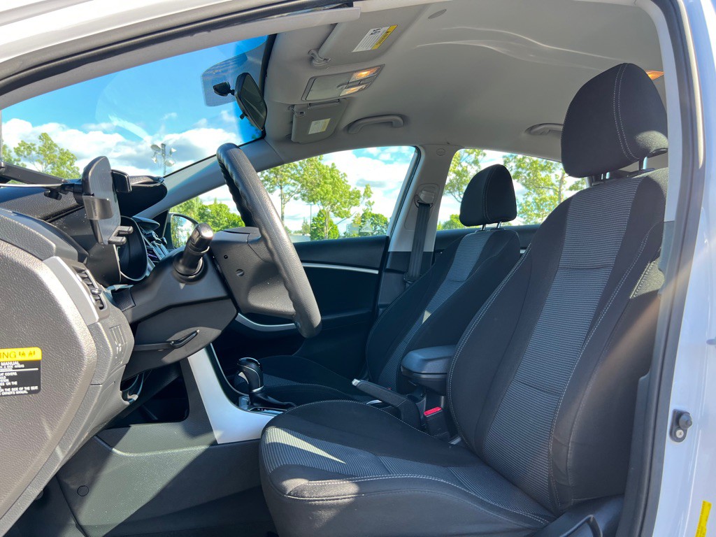 2016 Hyundai Elantra Image 10
