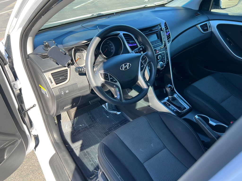 2016 Hyundai Elantra Image 11