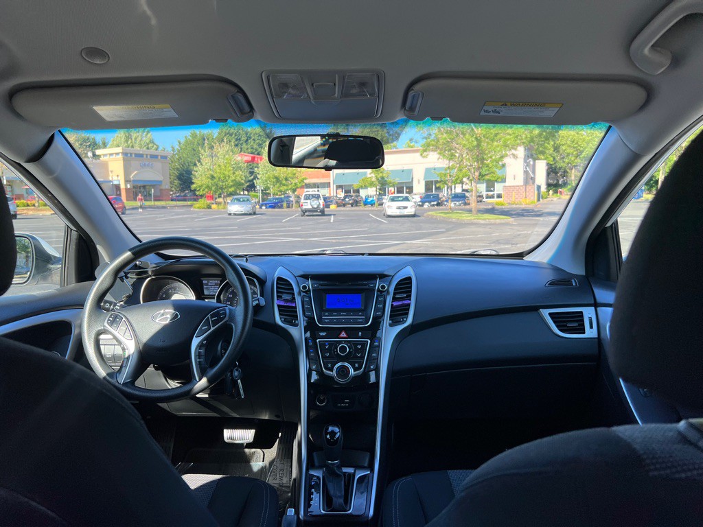 2016 Hyundai Elantra Image 12