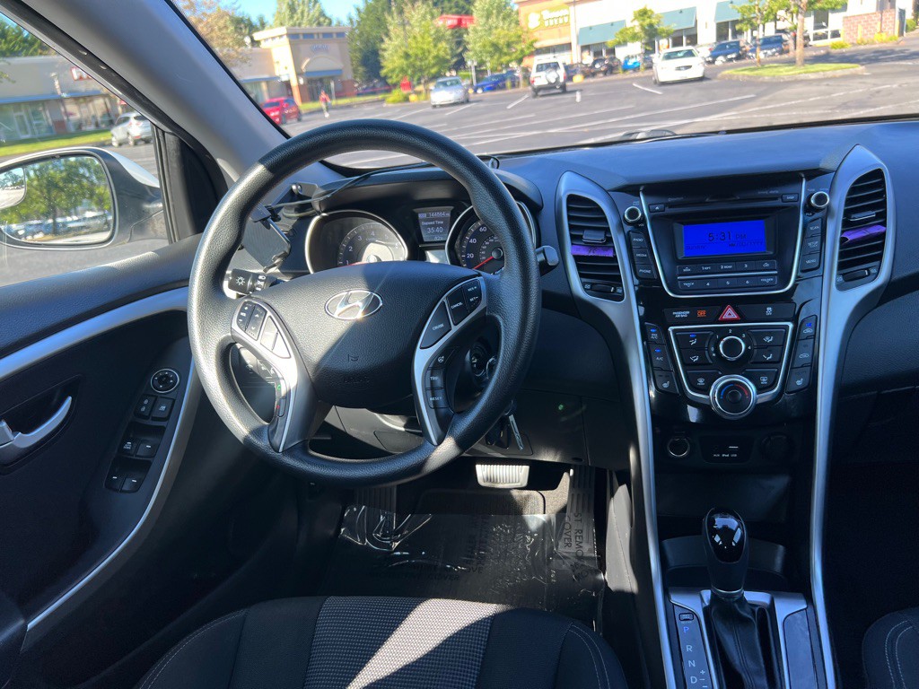 2016 Hyundai Elantra Image 13