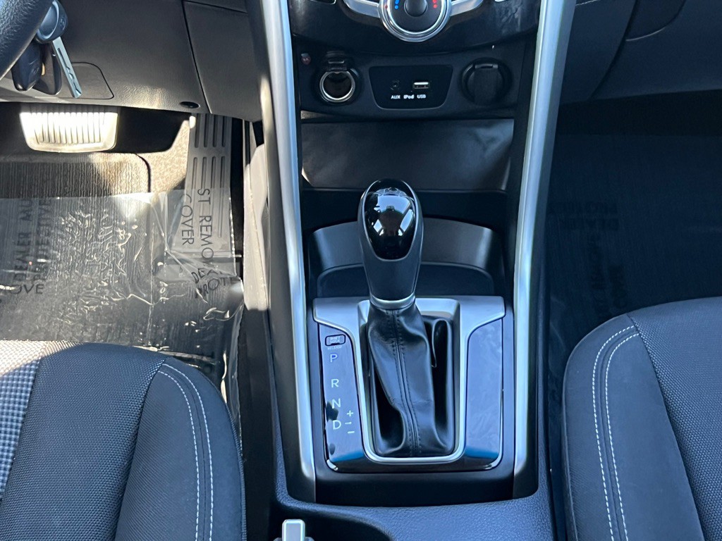 2016 Hyundai Elantra Image 15