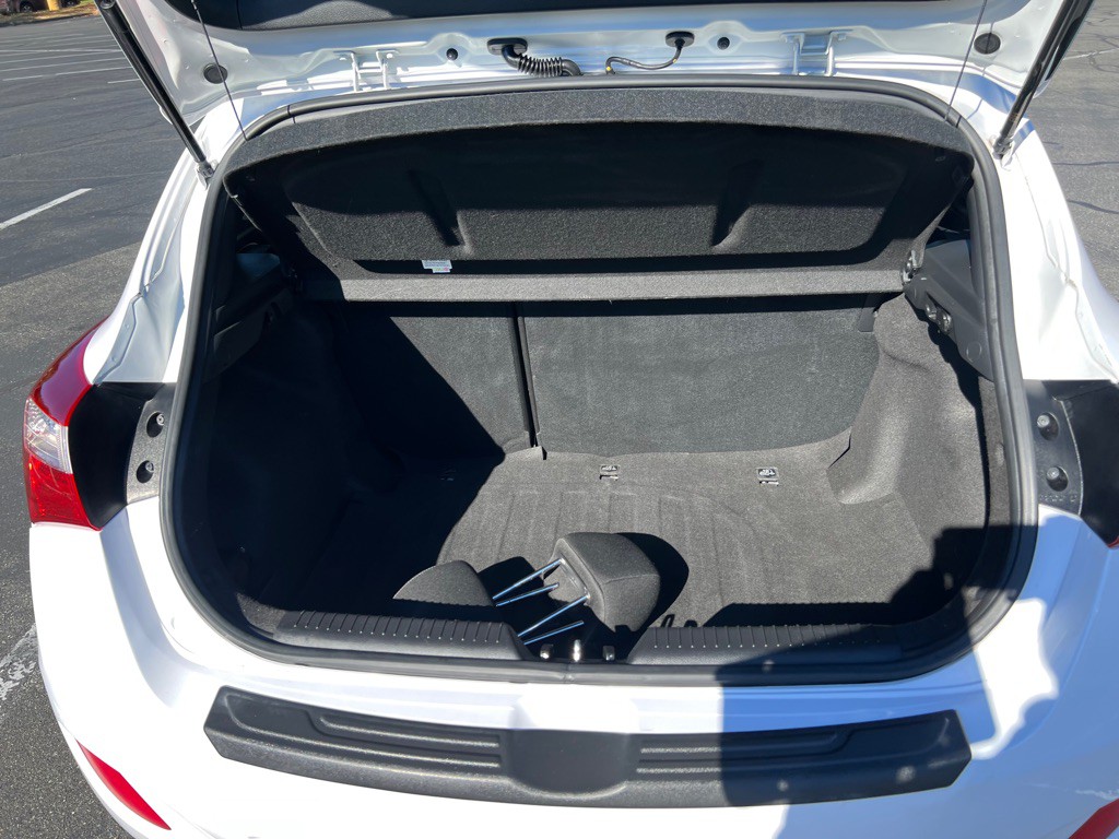 2016 Hyundai Elantra Image 18