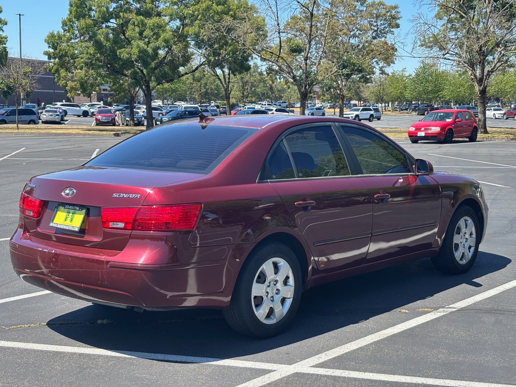 2010 Hyundai Sonata Image 5