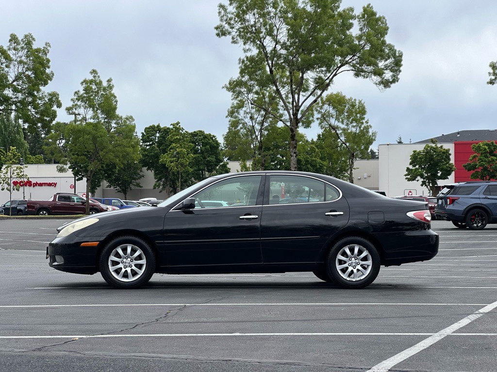 2004 Lexus ES Image 2