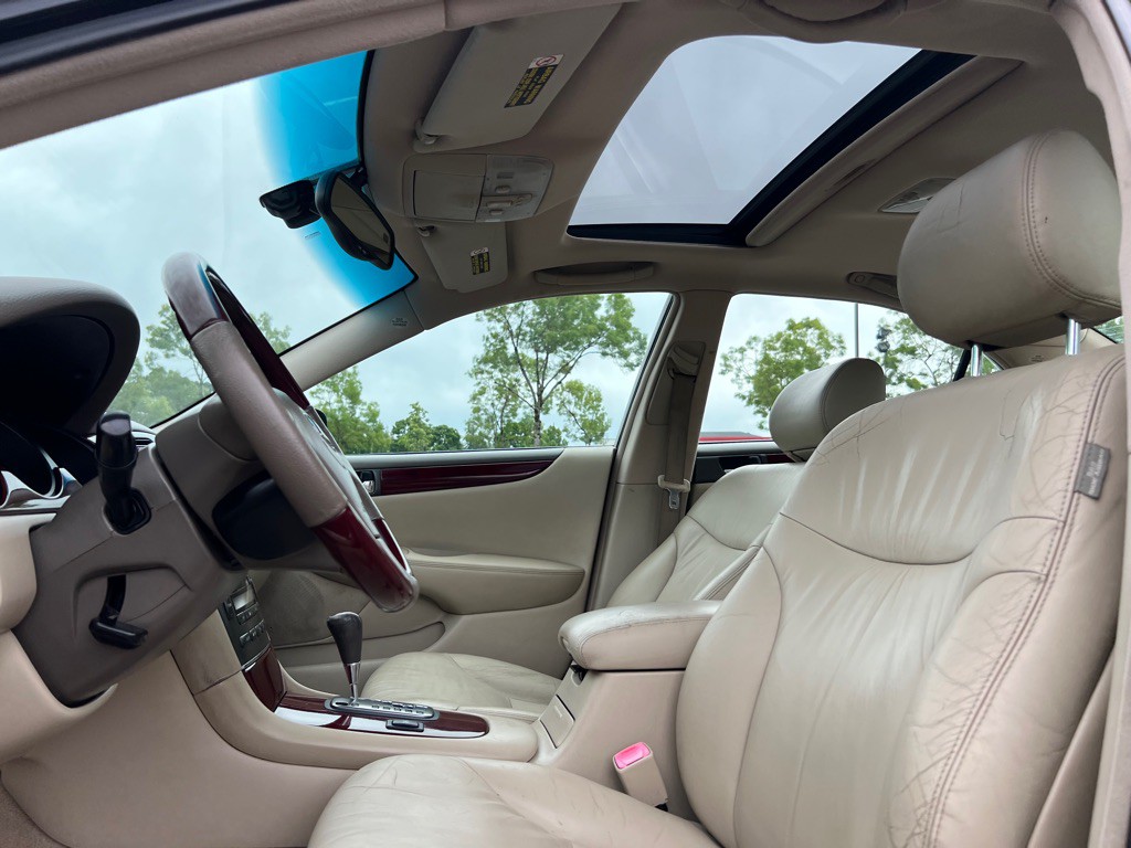 2004 Lexus ES Image 9