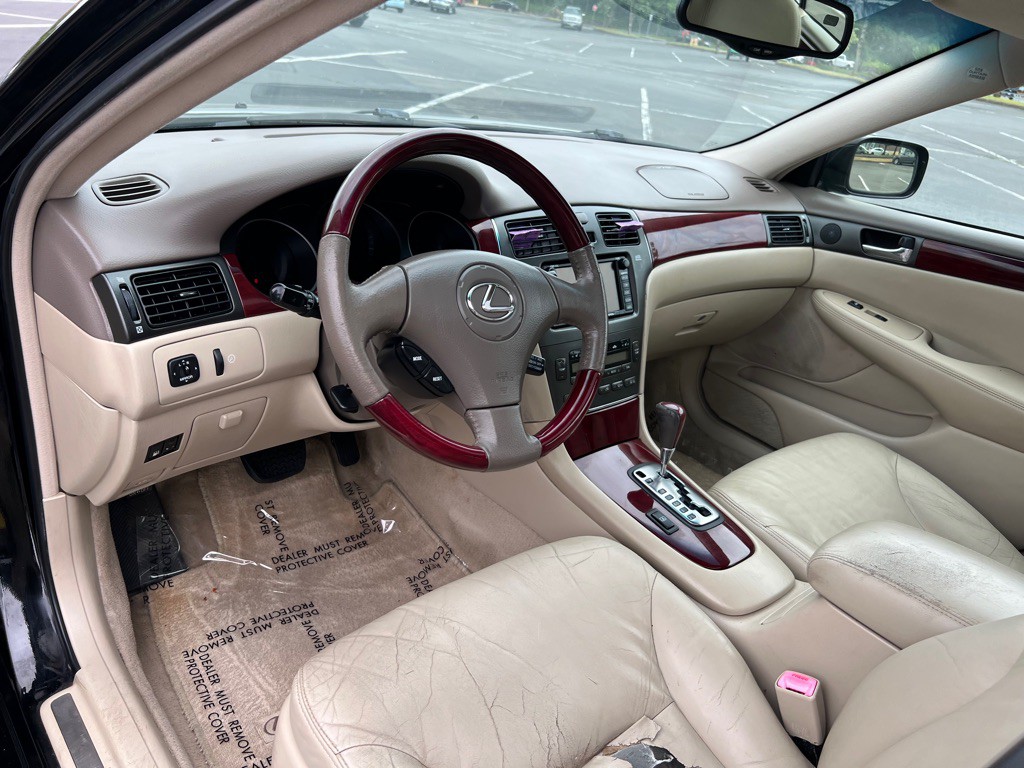 2004 Lexus ES Image 10